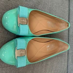 Ferragamo Varina turquoise